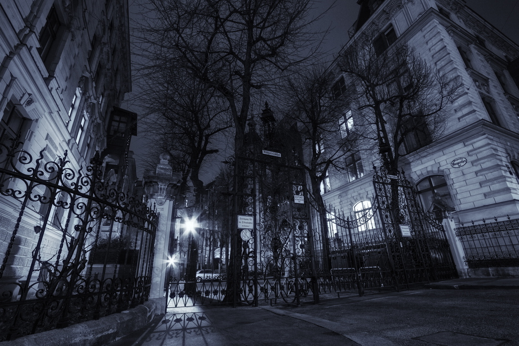 Margarethenhof B&W, blue tint